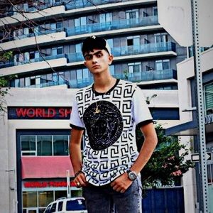 Meet your Posher, Amir